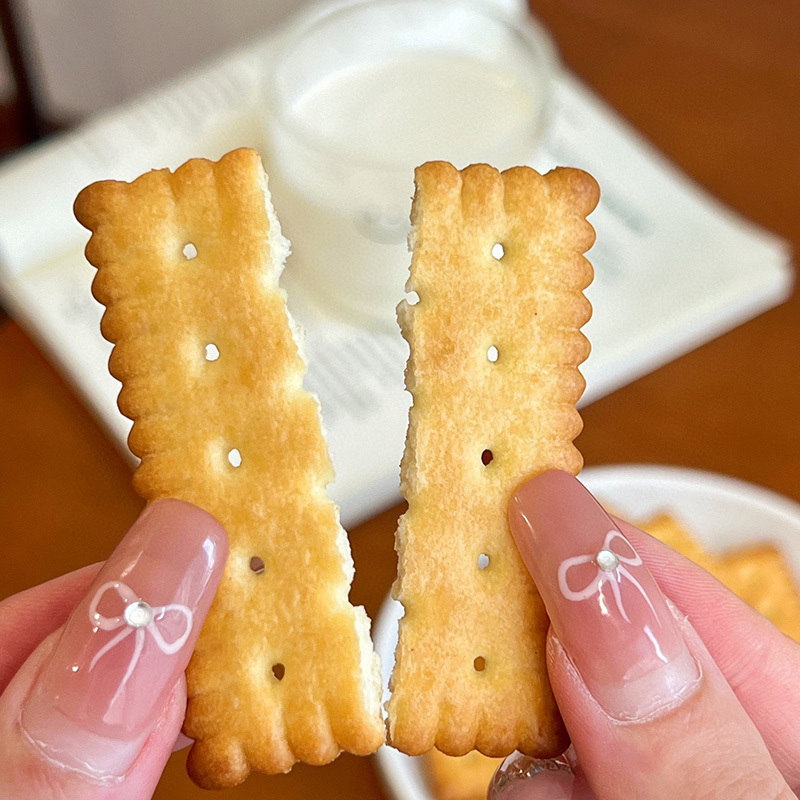 黄油味牛奶饼干